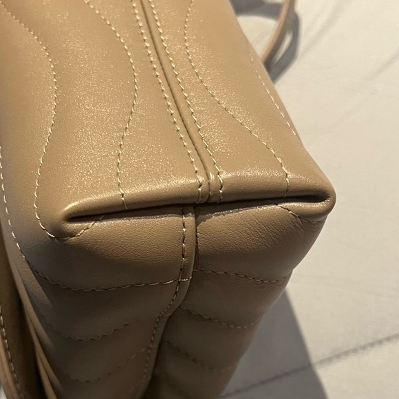 New Wave Chain Bag NM Quilted Leather MM - Picture 7 of 13